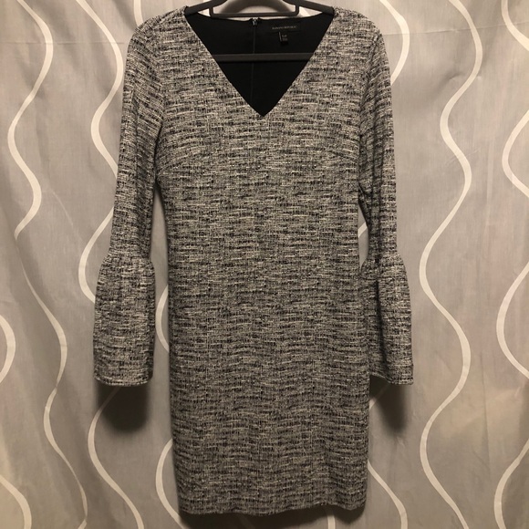 Banana Republic Bell Sleeve Dress - Picture 4 of 8